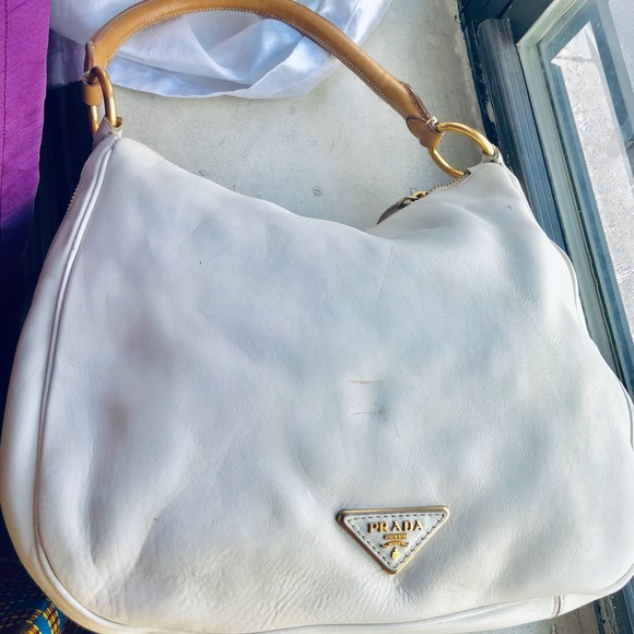 prada hobo